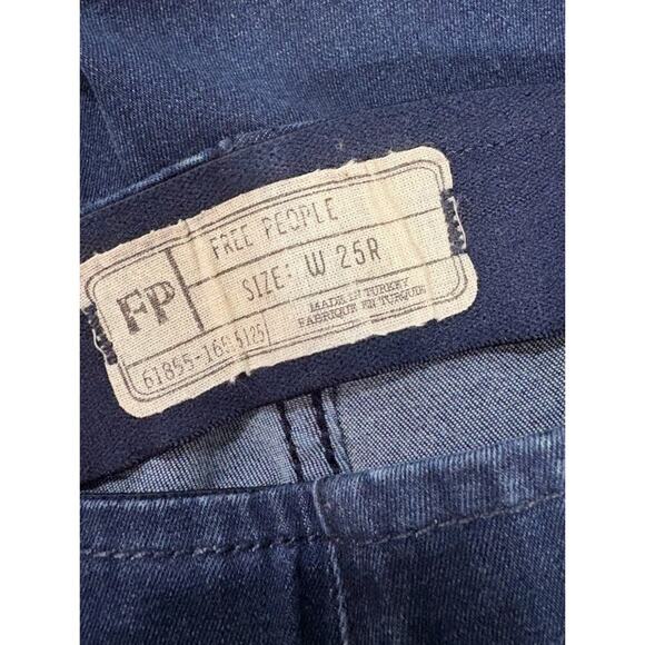 Penny Pull-On Flare Jean Size 25R - Picture 8 of 8